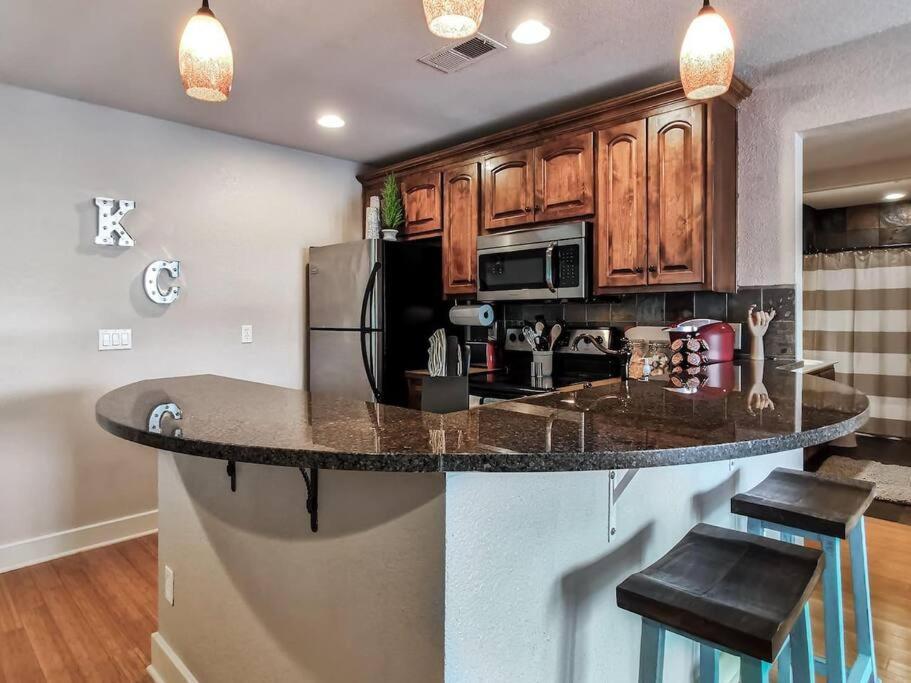 Amazing Locale 2Kingbr 1Bth Villa Kansas City Buitenkant foto