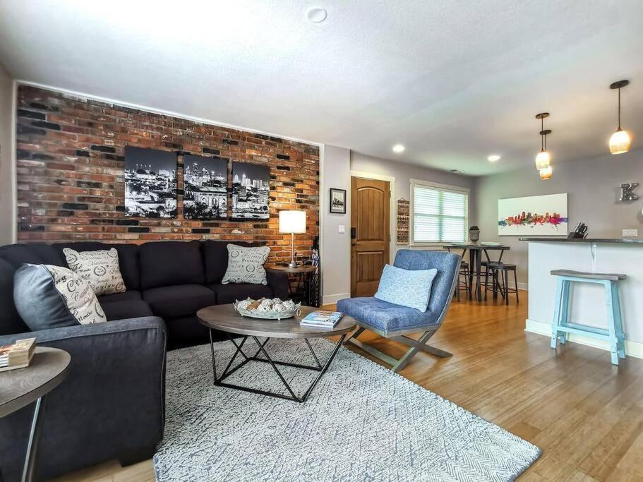 Amazing Locale 2Kingbr 1Bth Villa Kansas City Buitenkant foto