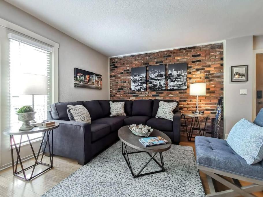 Amazing Locale 2Kingbr 1Bth Villa Kansas City Buitenkant foto