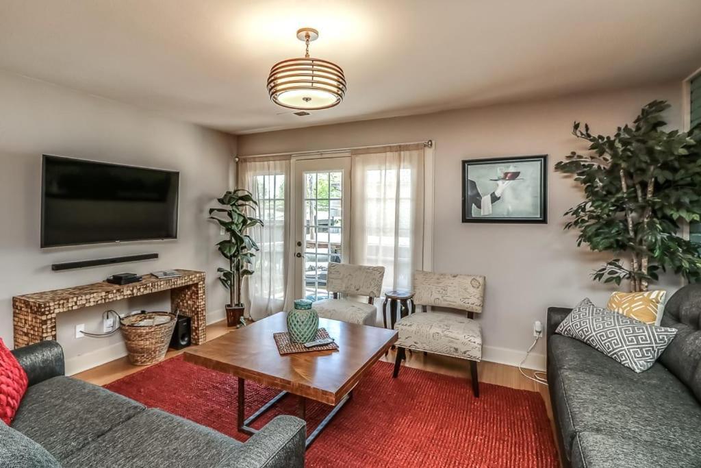 Amazing Locale 2Kingbr 1Bth Villa Kansas City Buitenkant foto