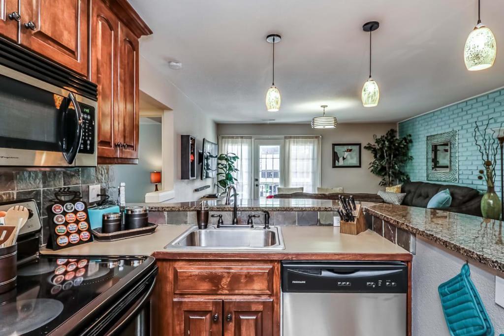 Amazing Locale 2Kingbr 1Bth Villa Kansas City Buitenkant foto