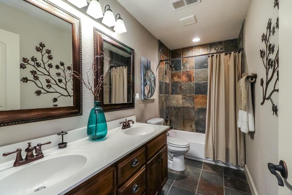 Amazing Locale 2Kingbr 1Bth Villa Kansas City Buitenkant foto